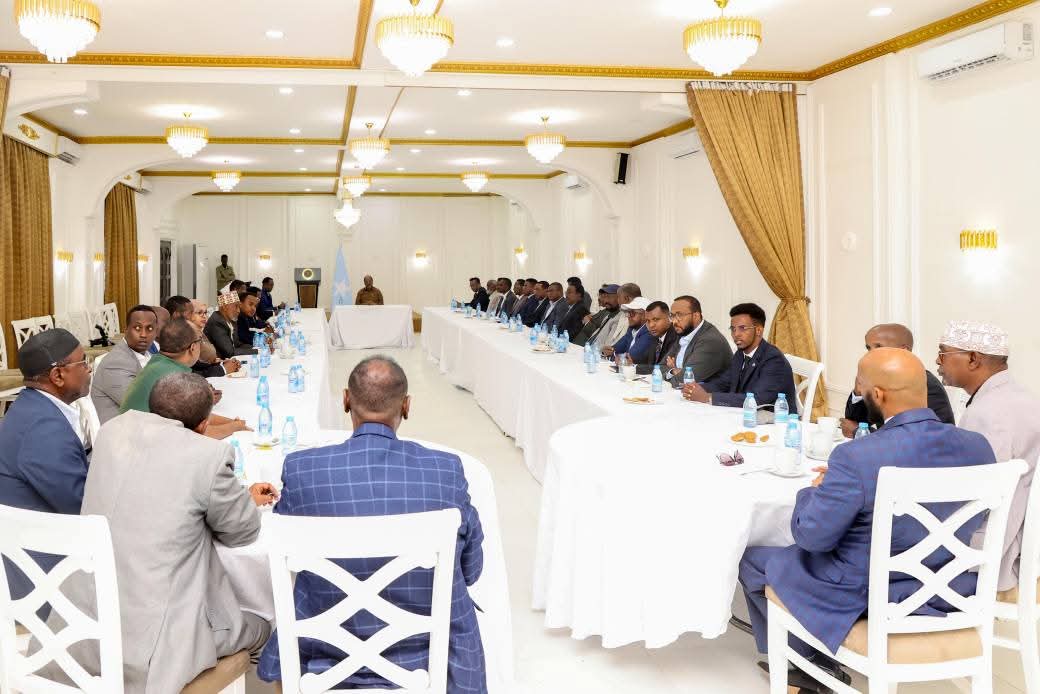 madaxwaynaha jamhuriyada fadaraalka soomaaliya xasan sheekh maxamuud